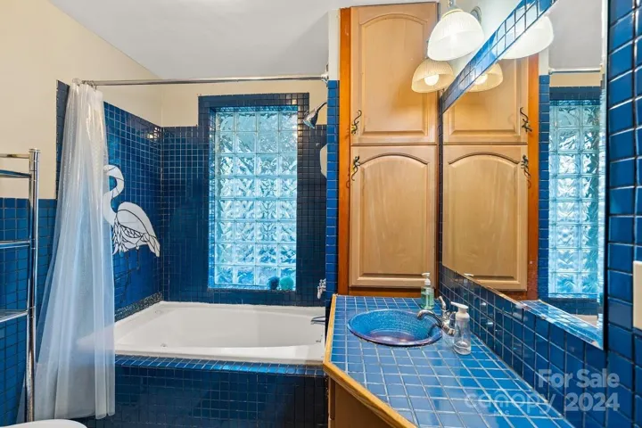 Farmhouse Primary Bath