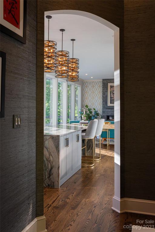 Peering into the kitchen from the dining room...