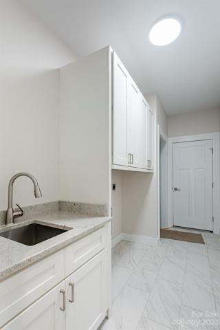Main level laundry room