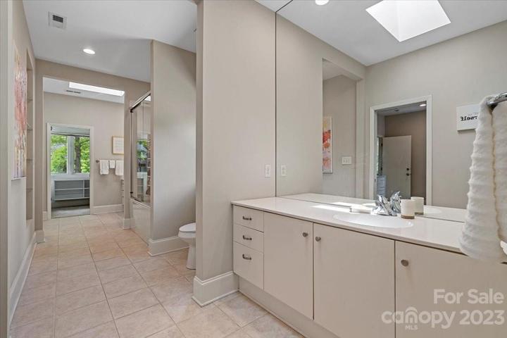 Jack 'n Jill Bath