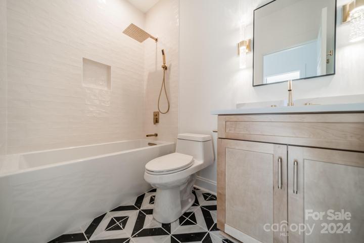 2nd Level Hallway Full Bath