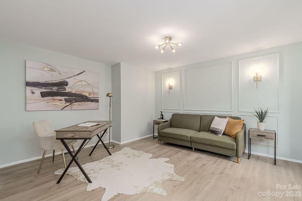 Large office or playroom as you enter house