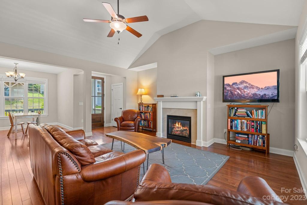 Vaulted ceilings for a very open feel