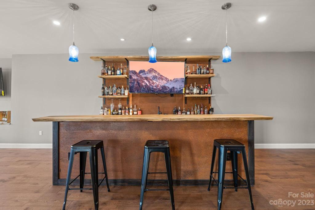 Custom bar
