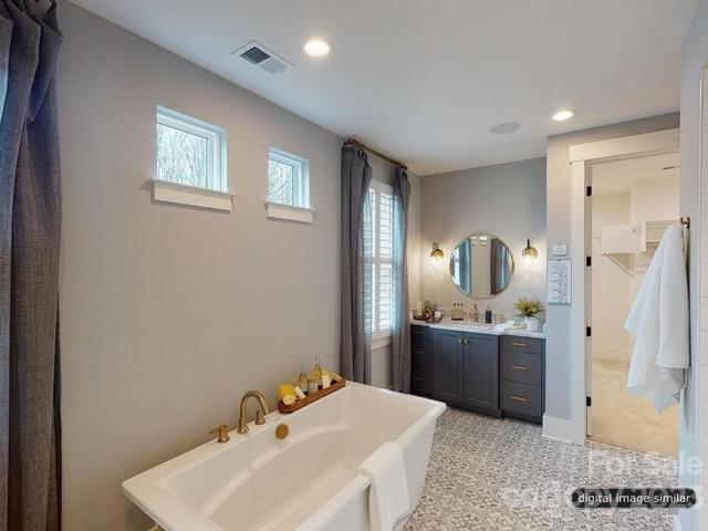 Owners Bath