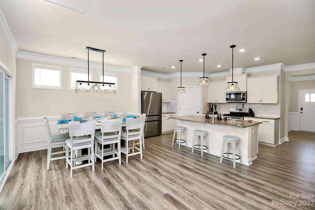 Kitchen/Dining Room