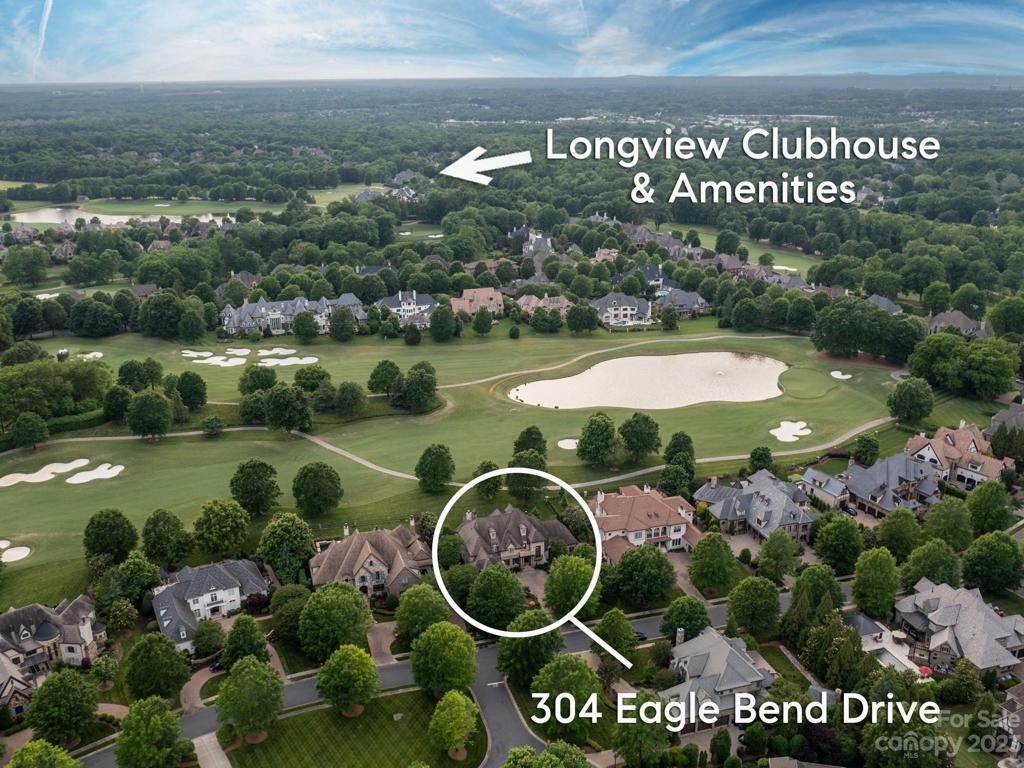 Easy walk to the clubhouse for dinner and all amenities.