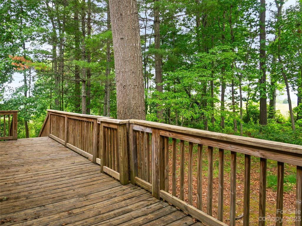 Side deck off Breakfast Room
