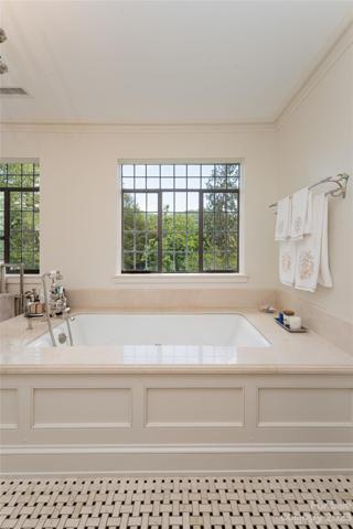 ...along with a spacious soaking bath - also with classically timeless Herbeau faucets...