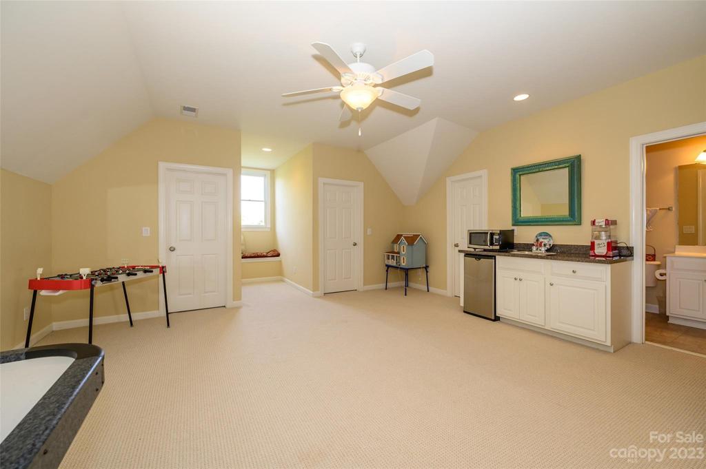 Bonus room kitchenette