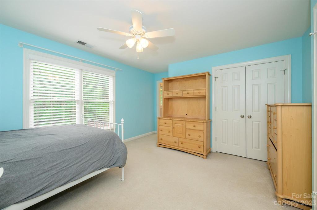 Secondary bedroom