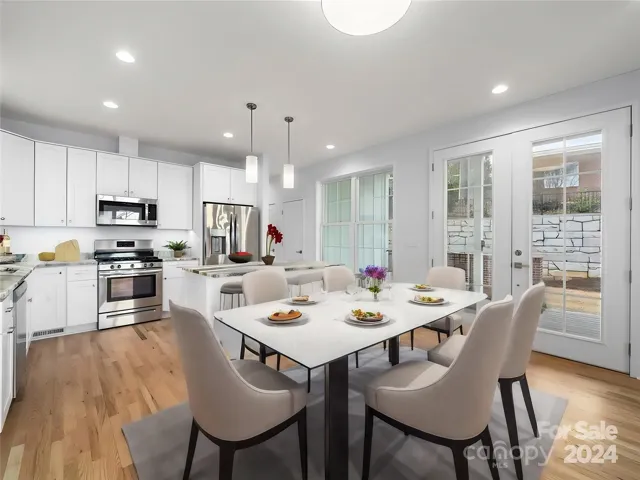 Virtual Staging in Model Home of Dining Area