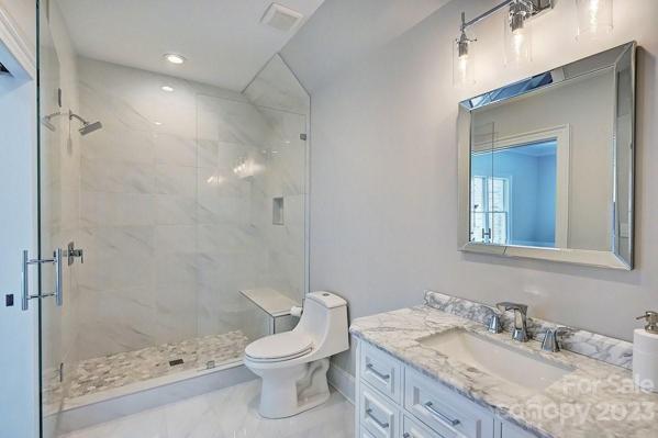 Upper Level Full Bath