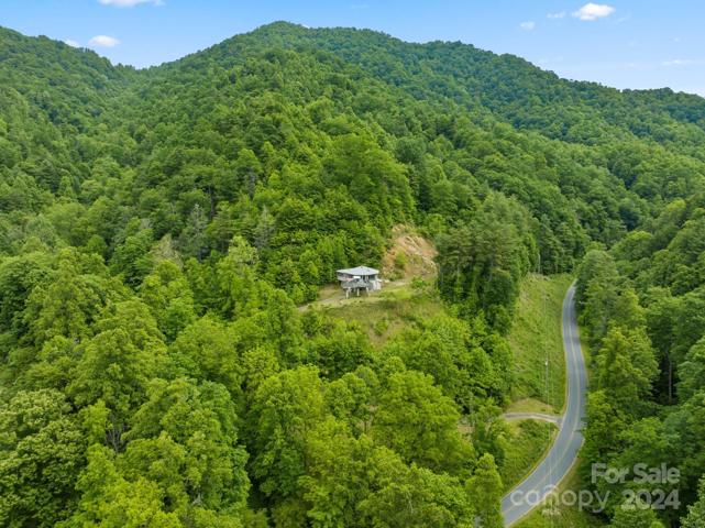 Showing your private driveway entrance from Spillcorn Rd/ Spillcorn Creek is across the street