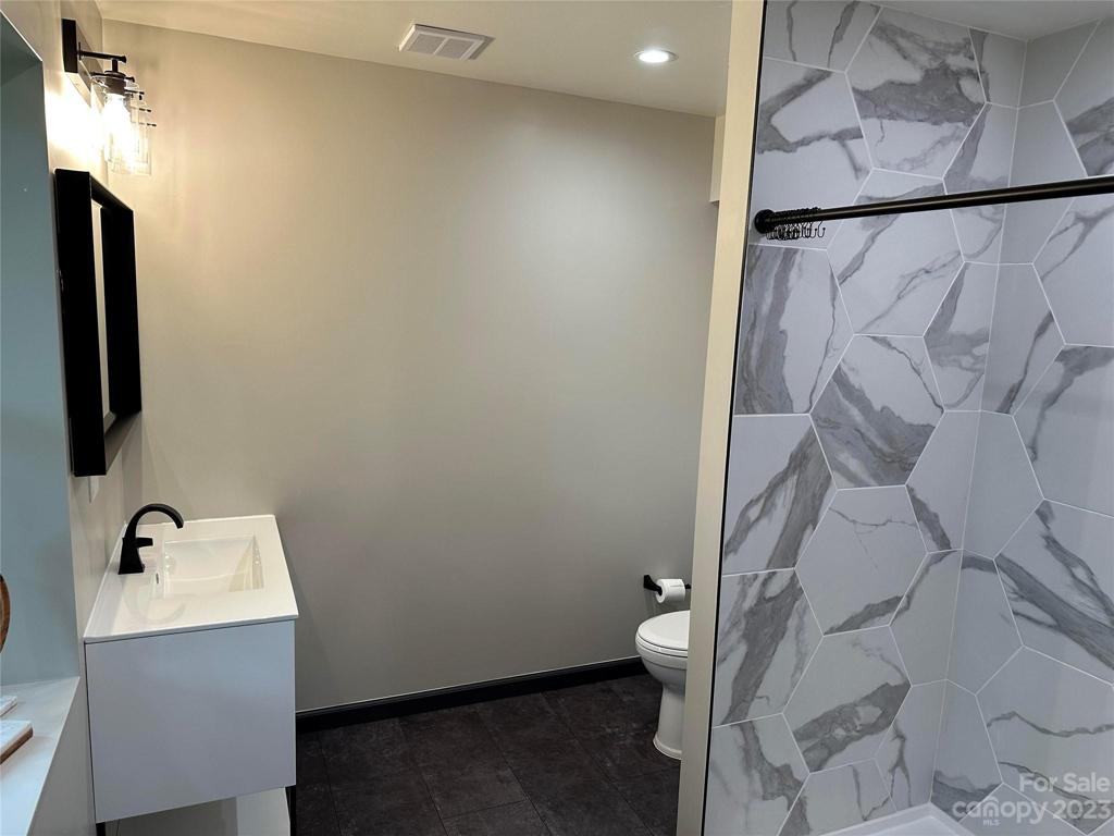 Main  primary bathroom