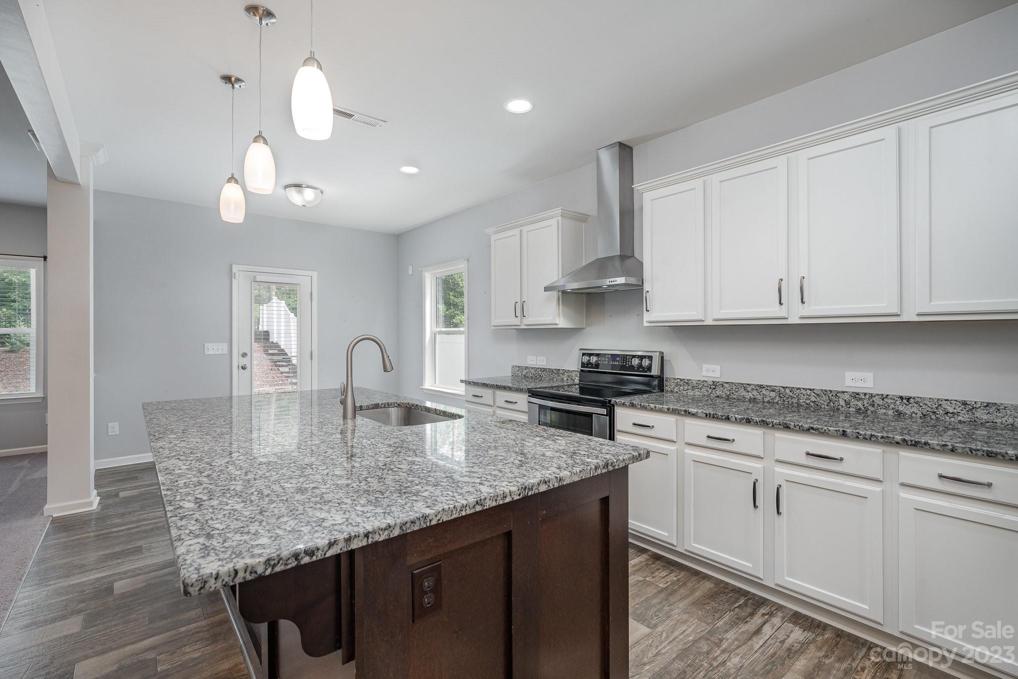 Huge island with plenty of counter space!