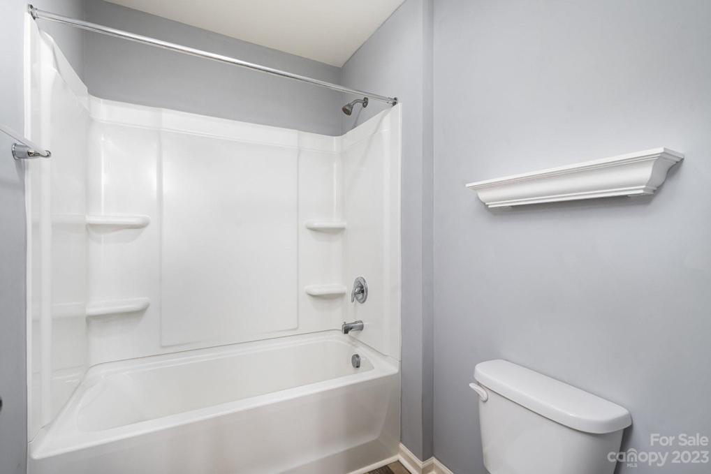 Bathroom #3 ("jack& Jill"), Second level