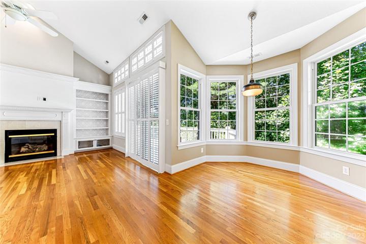 Breakfast area wrapped with windows.