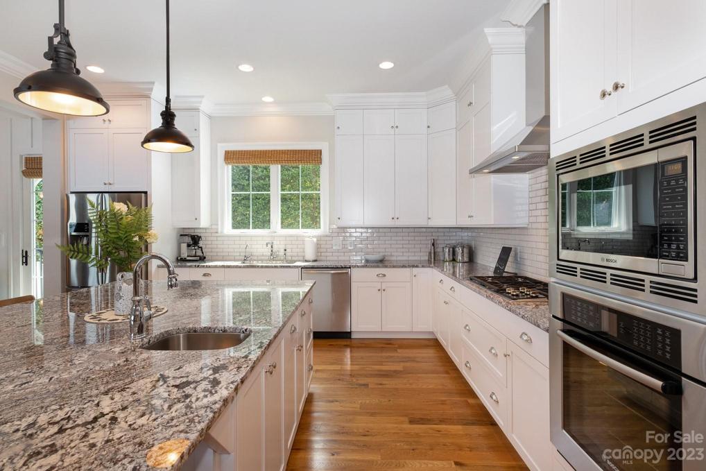 Prep Sink, Gas Cooktop, Electric Oven, Oversized Kitchen Cabinets for the Gourmet Cook!
