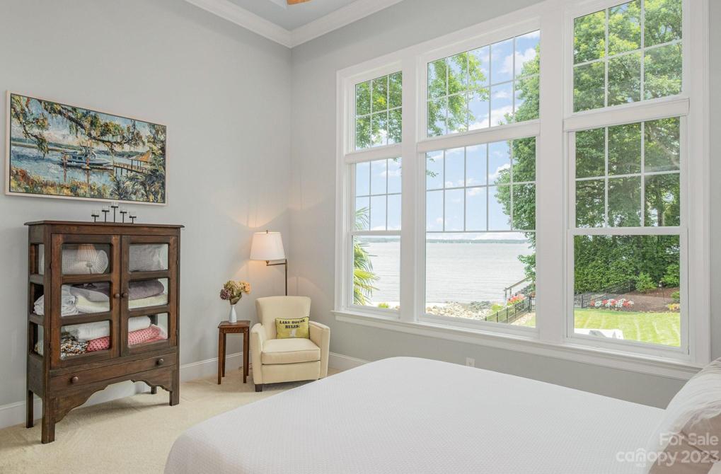 Open your eyes every morning to this view!