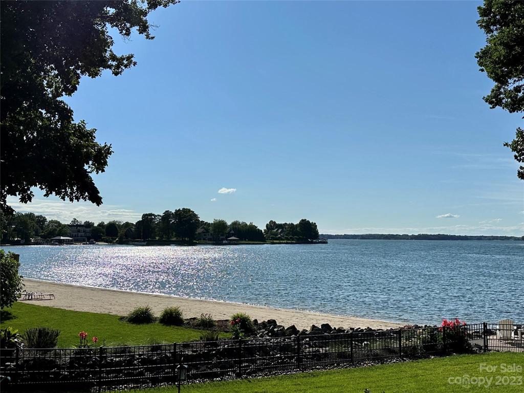 Glistening sunrise on Lake Norman