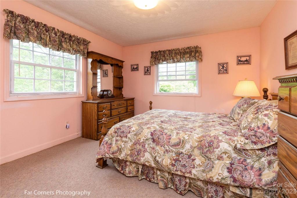 Main house bedroom 2