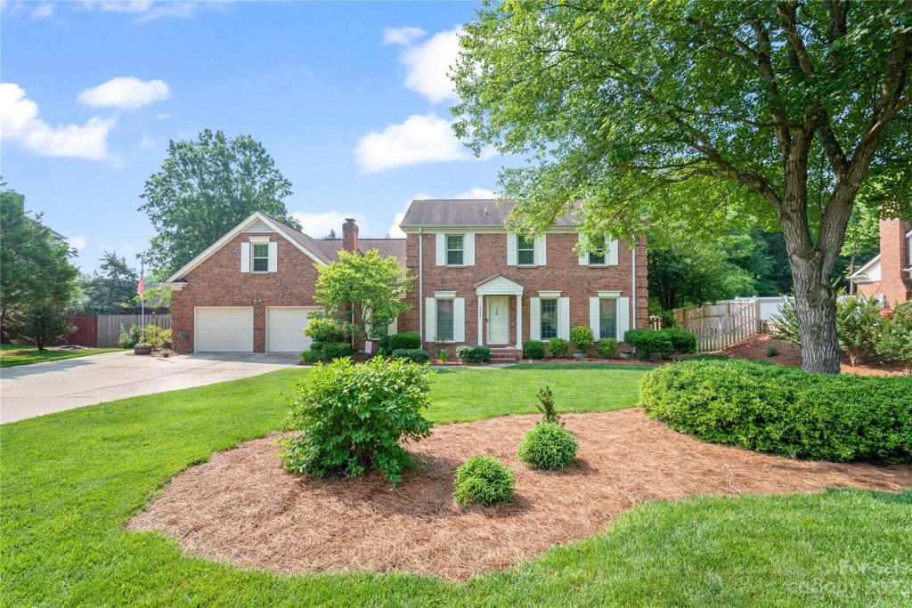 Welcome to Katelyn Drive. Such beautiful curb appeal
