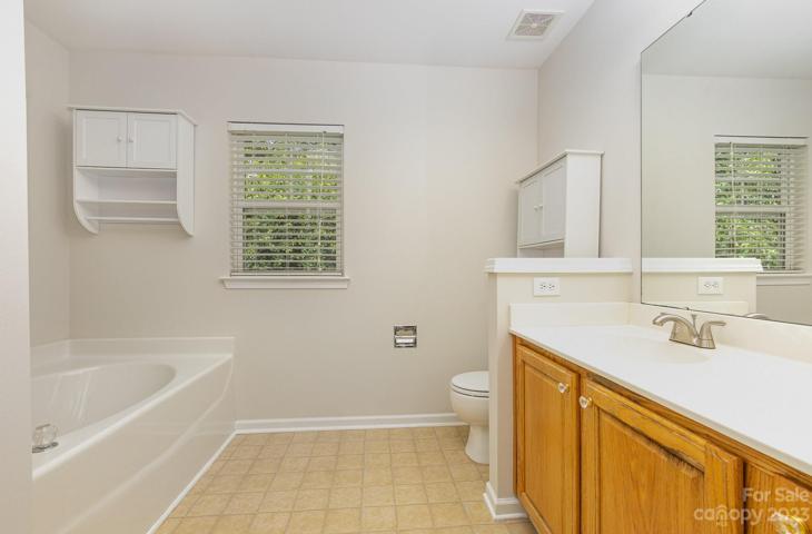 Primary bath - freshly painted