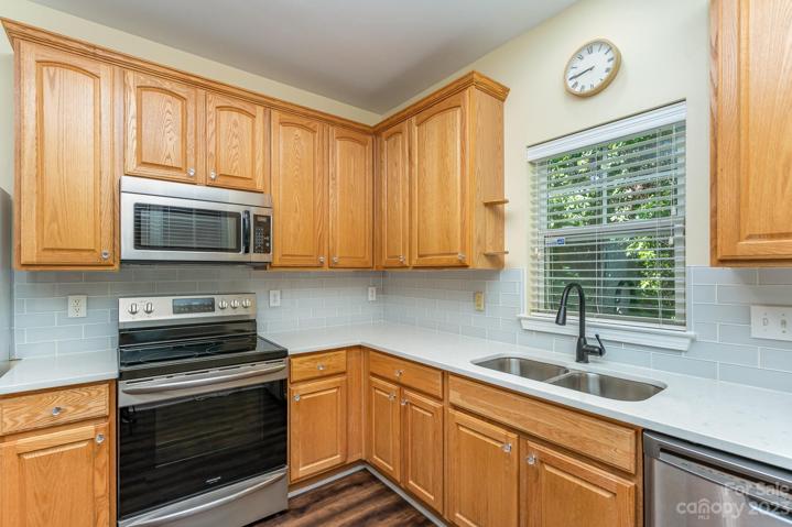 New Quartz kitchen counters