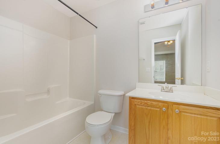 Ensuite to 2nd bedroom - freshly painted