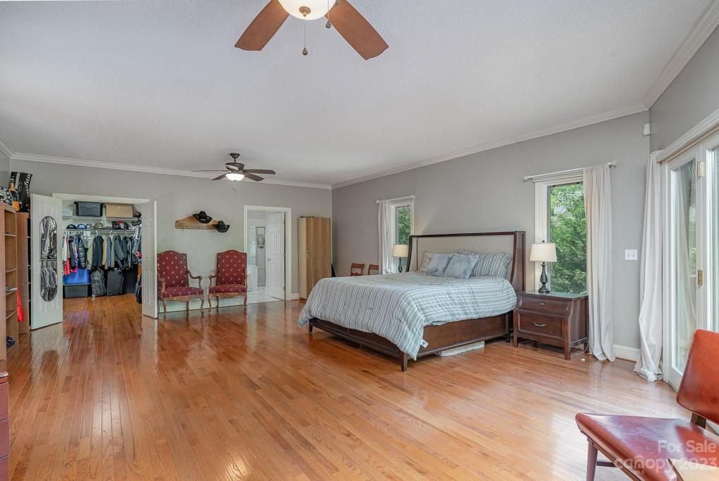 Spacious primary suite