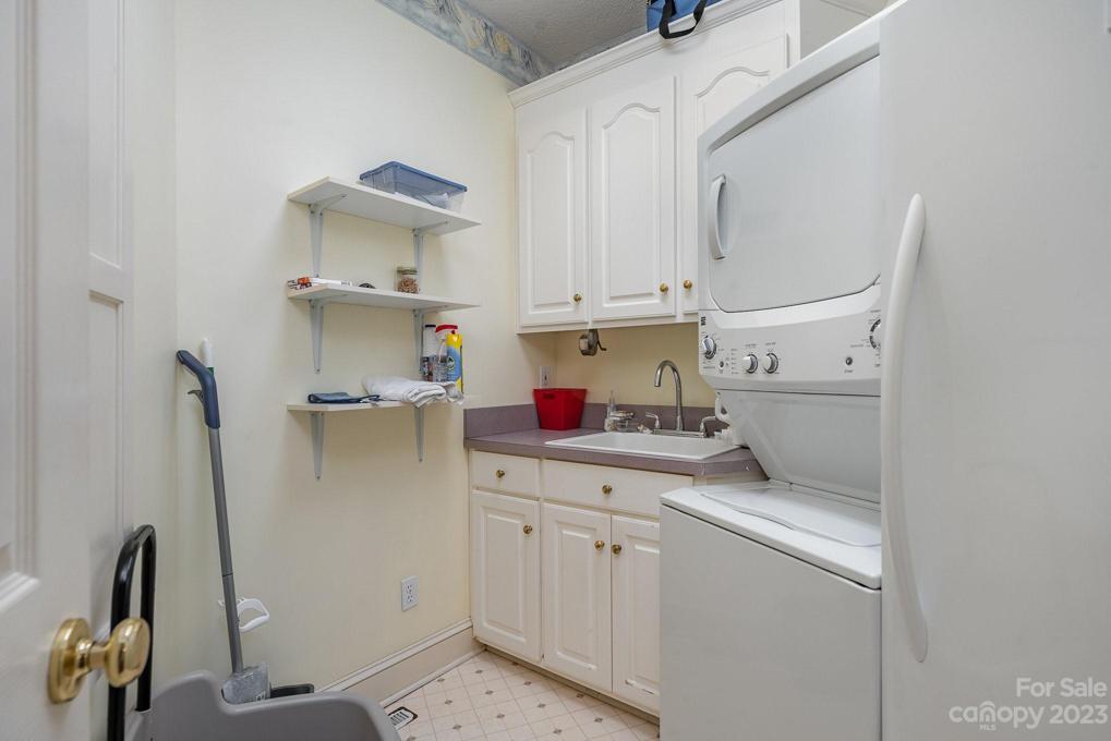 Laundry room with storage