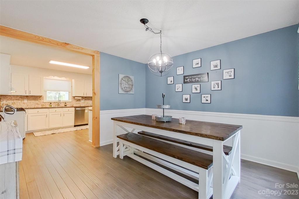 Dining Room (Main Floor)