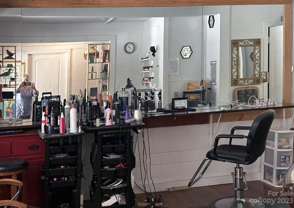 Salon