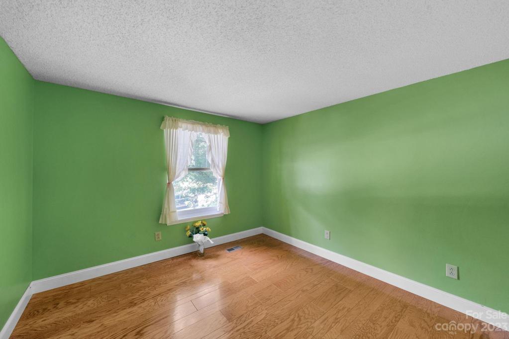 Bedroom 10"8"x10"10"