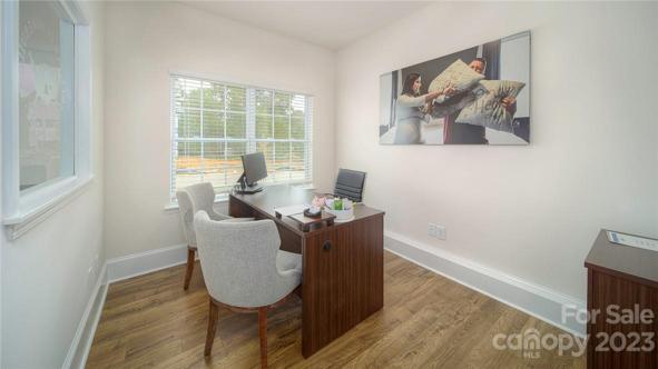 PHOTOS REPRESENTATIVE.