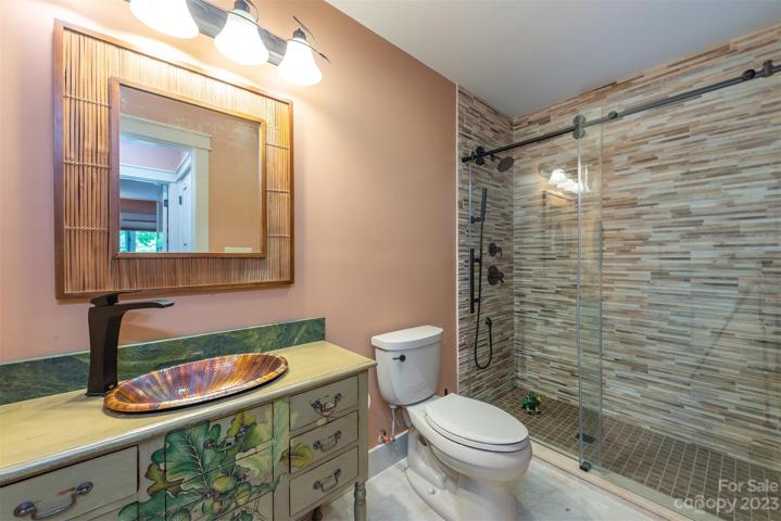 Main floor bathroom, this is just outside the second main floor bedroom.