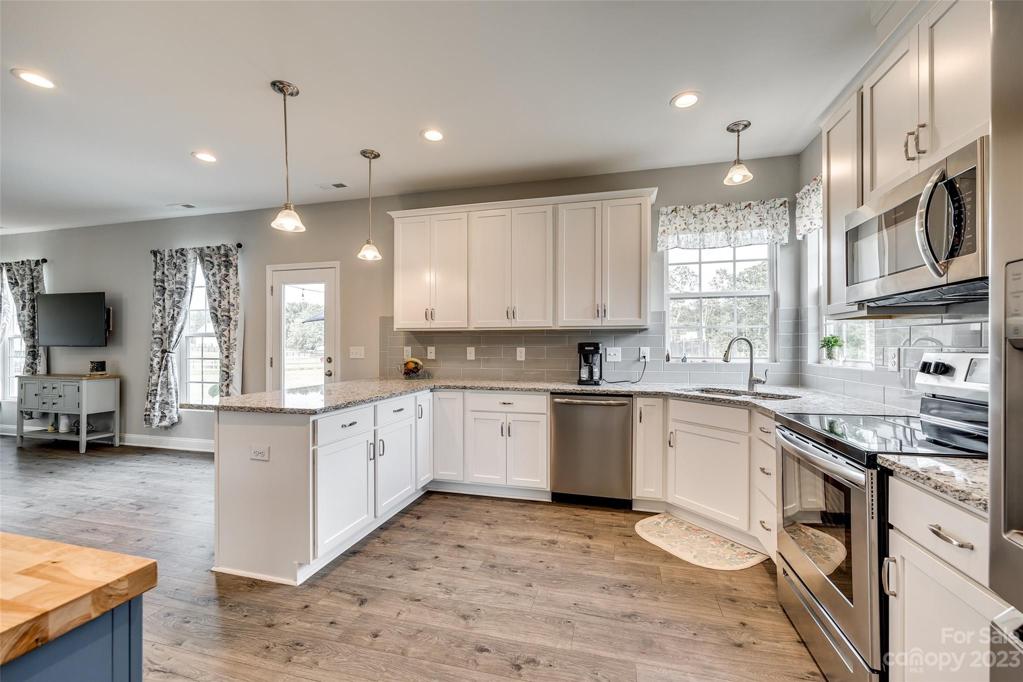 Built in 2022 and looks/feels NEW!