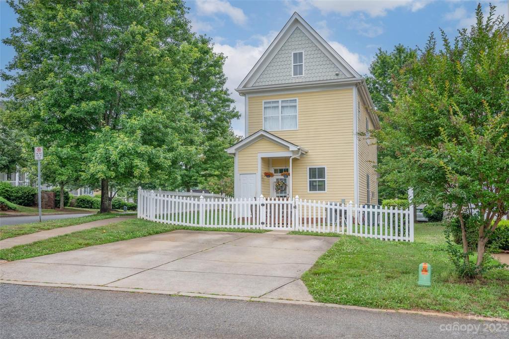 Fenced Yard