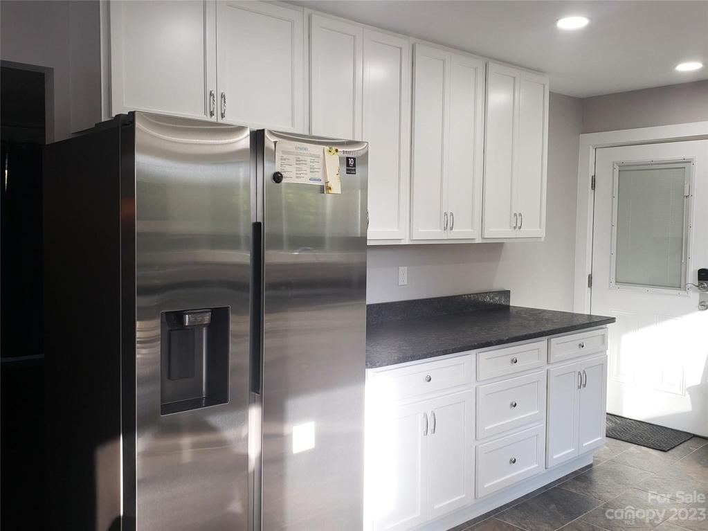 New cabinets with soft close hinges/drawers