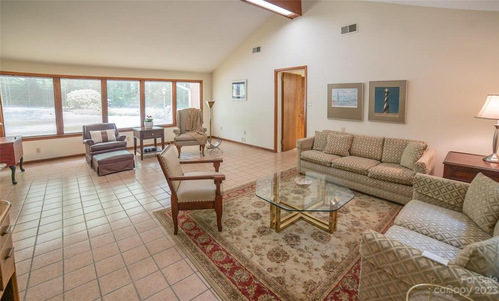 Family Room - photo 3