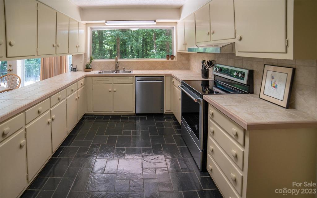 Kitchen - photo 2