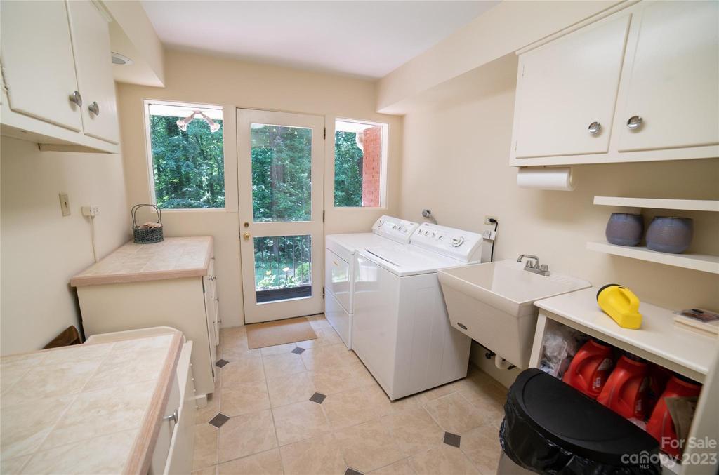 Laundry - opens to backyard