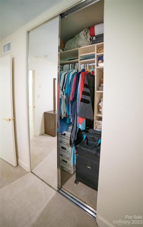 3rd Bedroom's mirrored closet & organizer system