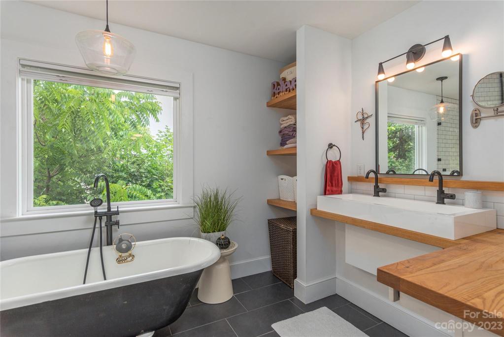 Ensuite bathroom