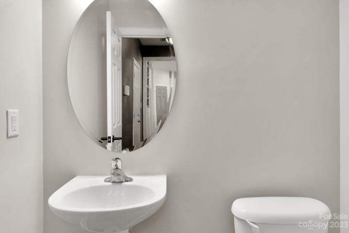 1/2 bathroom