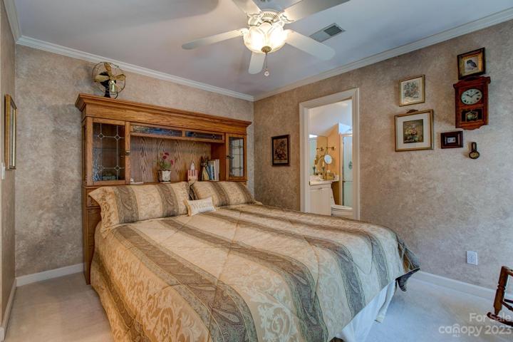 2nd Bedroom with Private Bath Upstairs