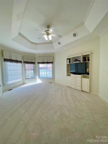 Newly Painted Primary Bedroom w/new carpet