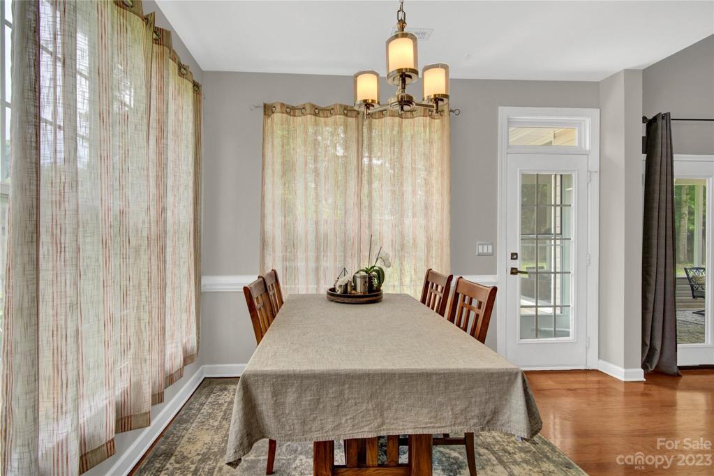 breakfast area