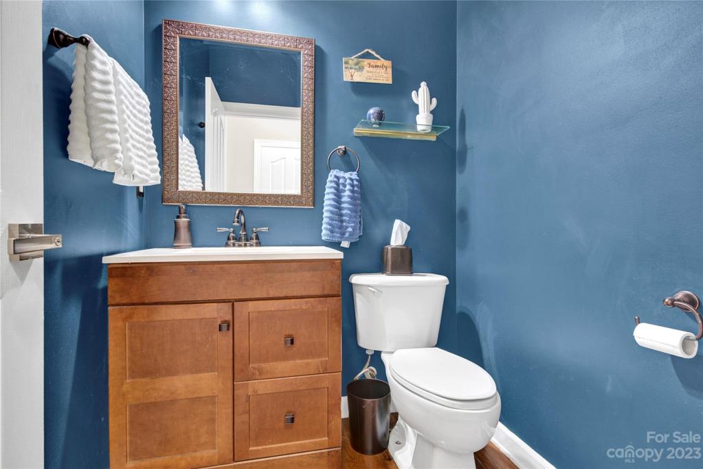 main level 1/2 bath